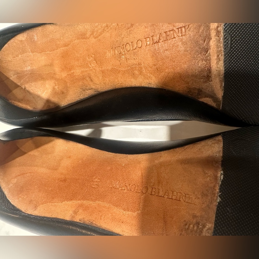Manolo Blahnik Classic Black Leather Heels - size 9 / IT 39 - Picture 7 of 7